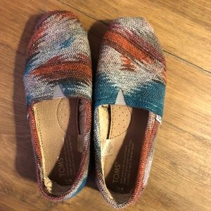 native tone slip-on Toms, size 6
